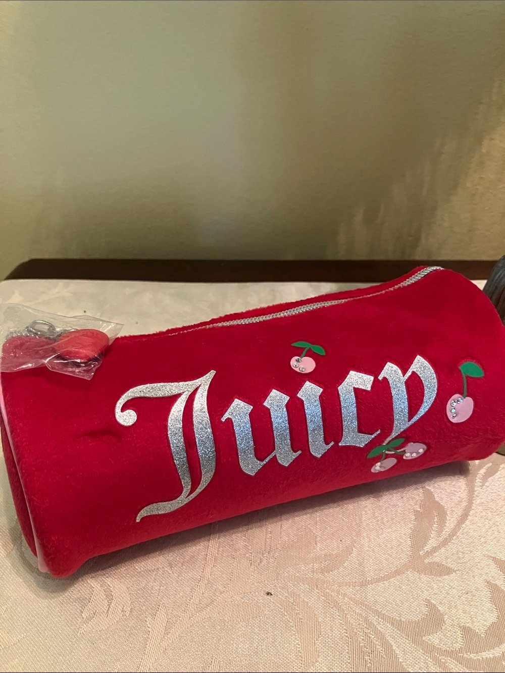 🍓Juicy Couture barrel bag cosmetics bag makeup case purse NWT